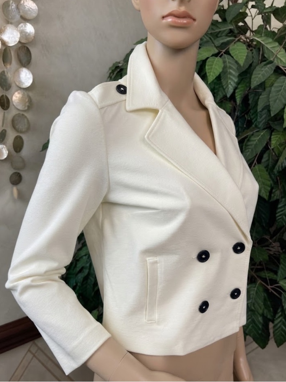 WHBM CREAM DOUBLE BREASTED 3/4 SLEEVE PONTE SOFT JACKET